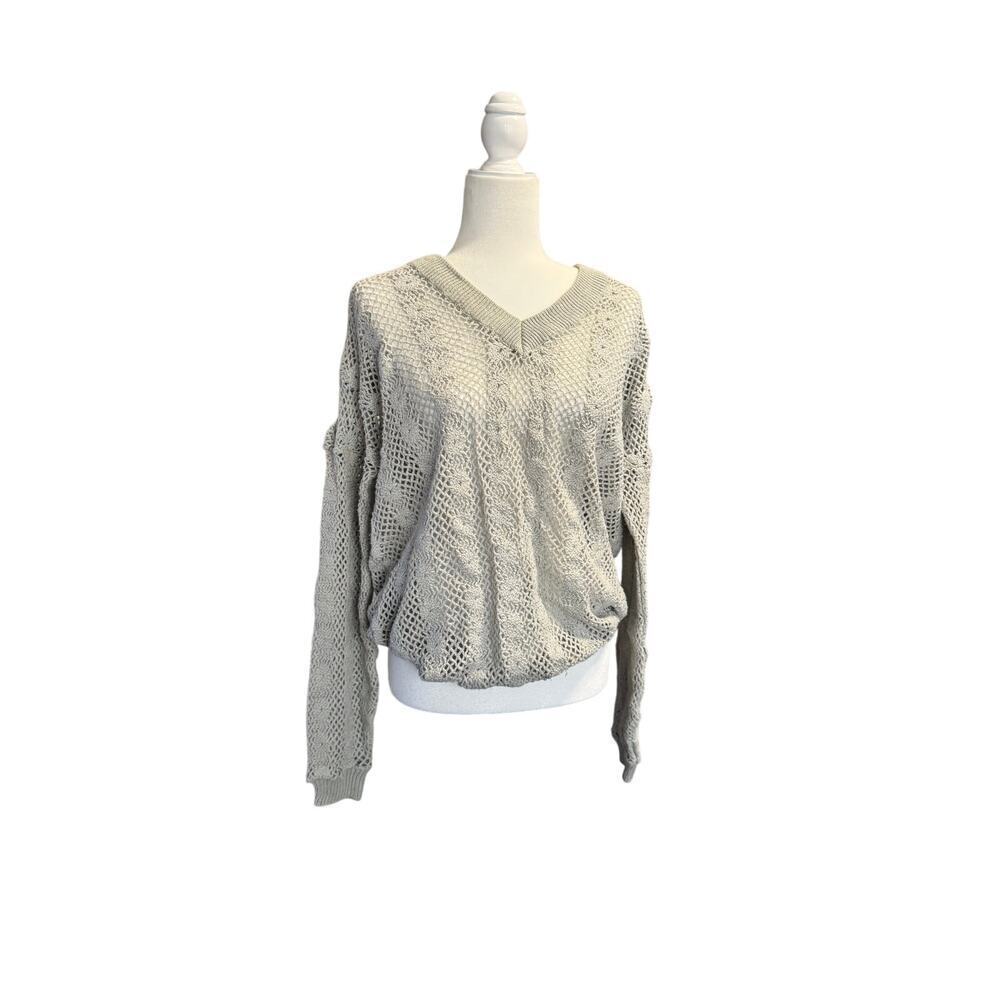 VINTAGE BETTY BLUE Open Knit Crochet Sweater in Sz Medium in Light Gray